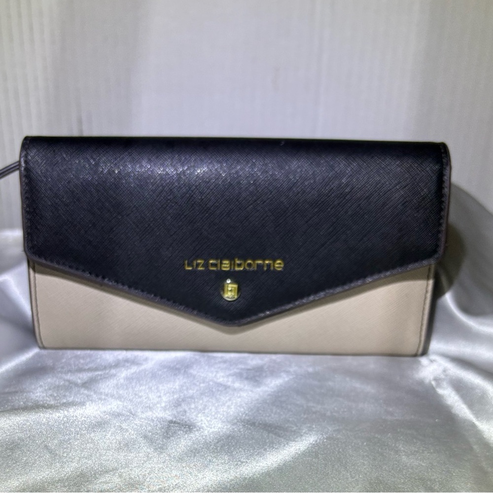 Liz Claiborne Envelope Clutch Wallet